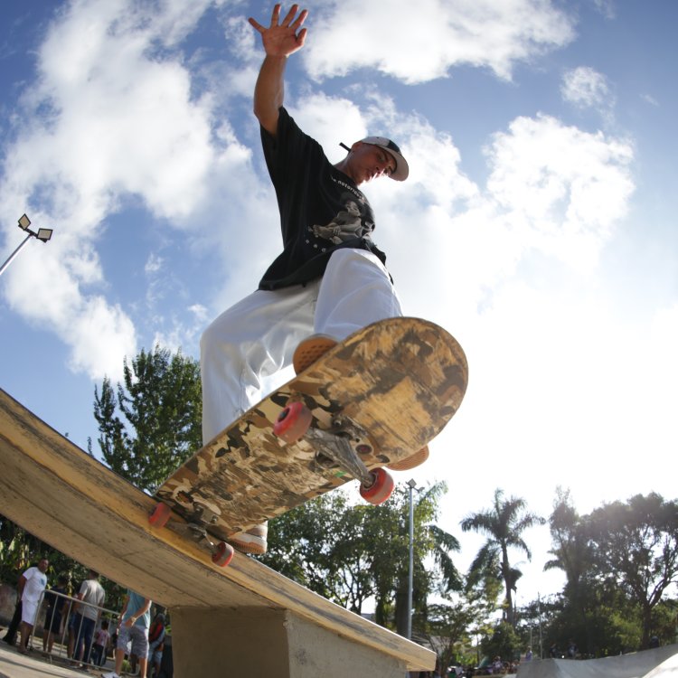 Endy Gabriel: Uma Vida Transformada pelo Skate, Deccs Magazine edição N181 - Skate